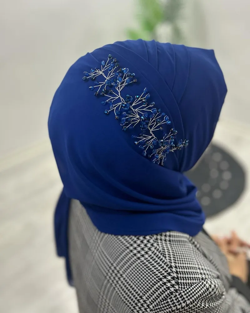 Hijab-Brautstyling Mit Schmuck